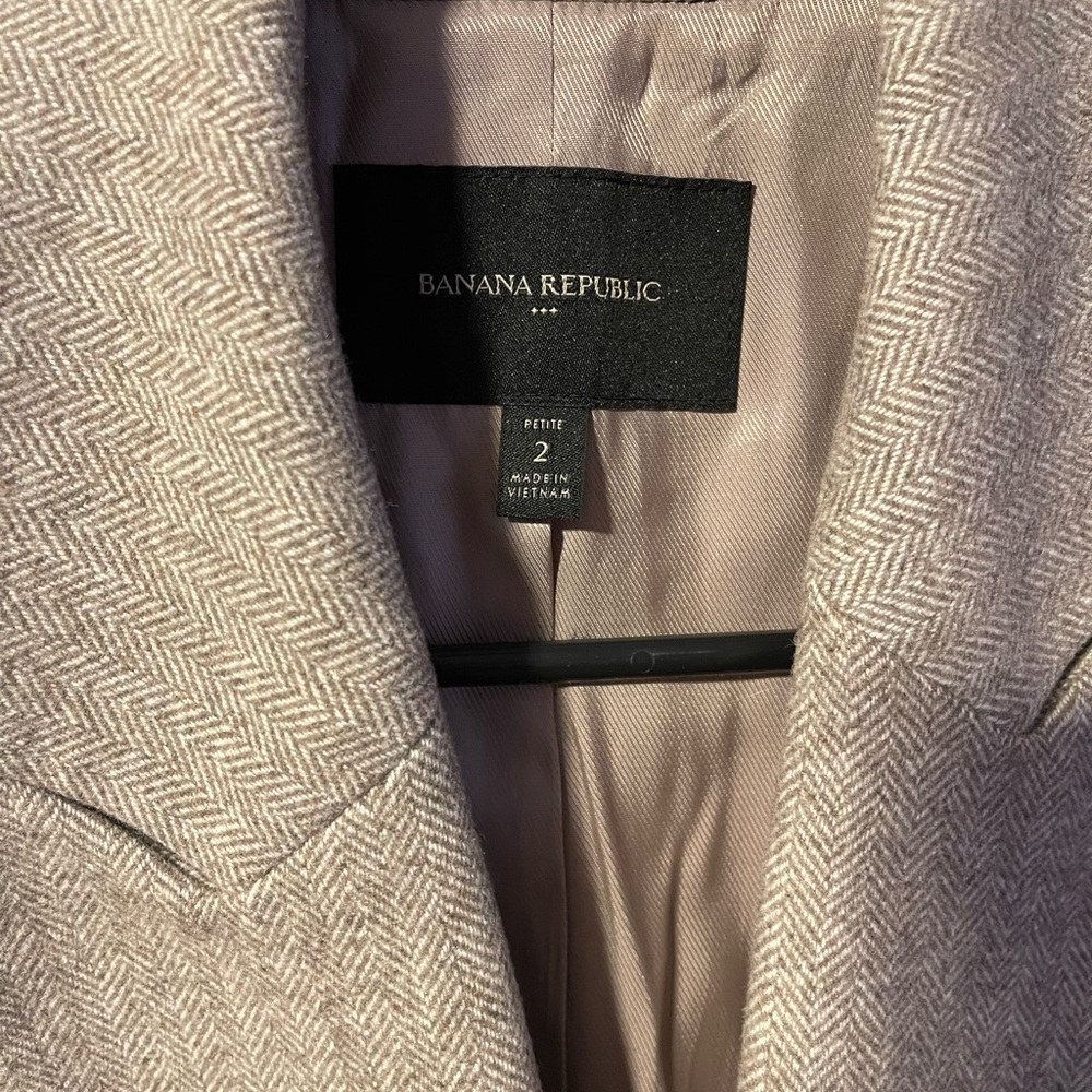 Banana Republic Herringbone Tweed Double-Breasted Blazer Beige with Gold Buttons - Picture 7 of 8